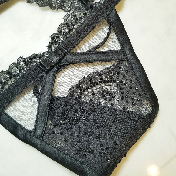 Victoria's Secret Vintage Designer Collection Thong w/ Rhinestone Crystal's NWT - Picture 13 of 16